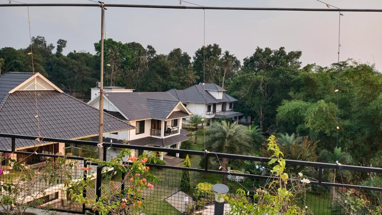 River Terrace Resort&Spa Kochi Exterior photo