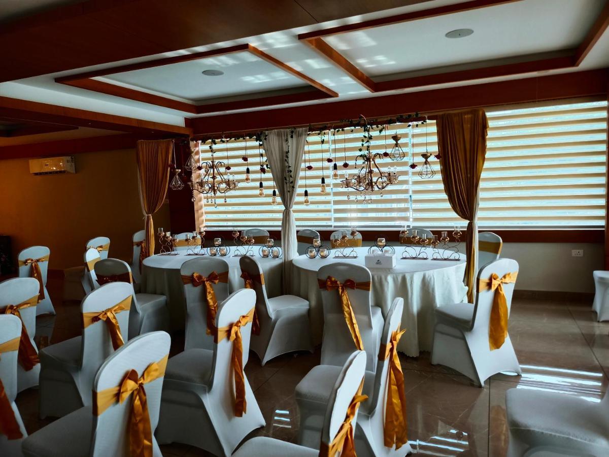 River Terrace Resort&Spa Kochi Exterior photo